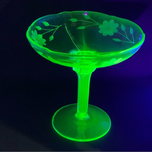 Flower Design Compote, Uranium Glass, Vaseline Glass, - Picture 1 of 7